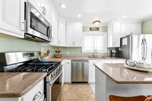 4864 N Hollywood Ave, Whitefish Bay, WI 53217 - Photo 13