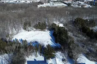 W181N9052 Melanie Ln, Menomonee Falls, WI 53052 - Photo 3