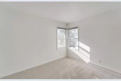 W169N8673  Sheridan Dr, Menomonee Falls, WI 53051 - Photo 11