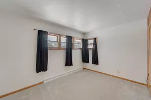 W169N8673 Sheridan Dr, Menomonee Falls, WI 53051 - Photo 9