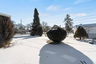 W169N8673 Sheridan Dr, Menomonee Falls, WI 53051 - Photo 17