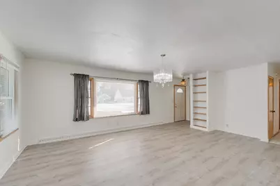 W169N8673  Sheridan Dr, Menomonee Falls, WI 53051 - Photo 3