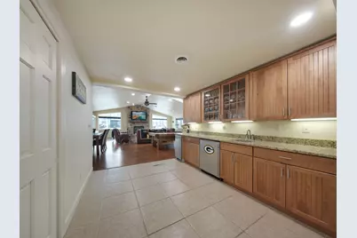 1735 S Oneida St, Green Bay, WI 54304 - Photo 11