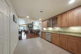 1735 S Oneida St, Green Bay, WI 54304 - Photo 11