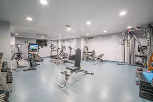 1550 E Royall Pl, Milwaukee, WI 53202 - Photo 13