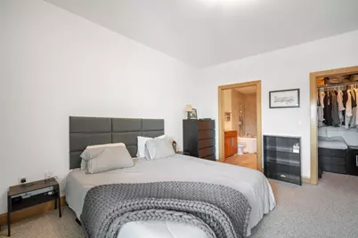 1550 E Royall Pl #511, Milwaukee, WI 53202 - Photo 9