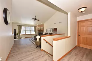 431 Thurow Dr, Oconomowoc, WI 53066 - Photo 5