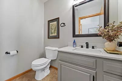 6322  Newcastle Ln, Racine, WI 53402 - Photo 15