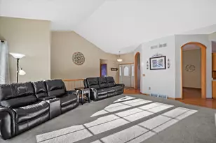 4007 W Cypress Ln, Franklin, WI 53132 - Photo 5