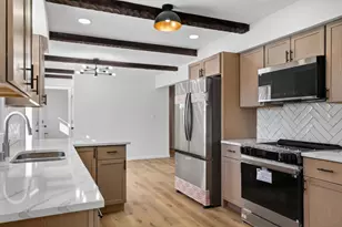 N95W17325 Shady Ln, Menomonee Falls, WI 53051 - Photo 9