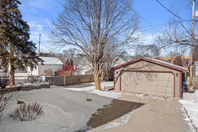 338 E Norwich St, Milwaukee, WI 53207 - Photo 33