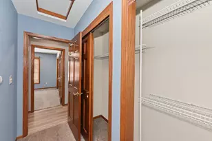 215 Endfield Cir, Waukesha, WI 53186 - Photo 15