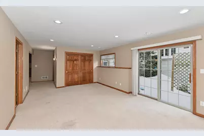 215  Endfield Cir, Waukesha, WI 53186 - Photo 23