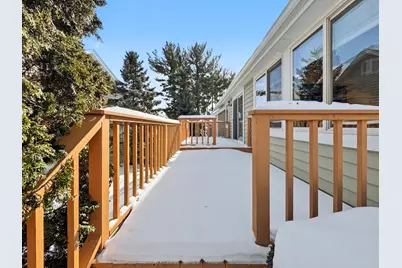 215  Endfield Cir, Waukesha, WI 53186 - Photo 31