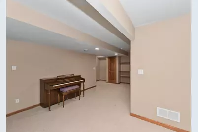 215  Endfield Cir, Waukesha, WI 53186 - Photo 21