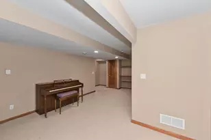 215 Endfield Cir, Waukesha, WI 53186 - Photo 21