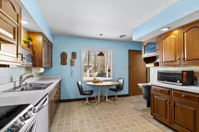 2112  Markham St, Manitowoc, WI 54220 - Photo 3