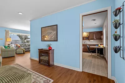 2112  Markham St, Manitowoc, WI 54220 - Photo 7