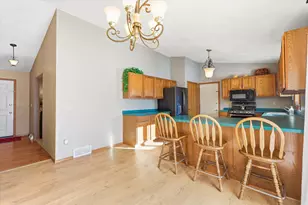 2861 Montclair Pl, Oshkosh, WI 54904 - Photo 9