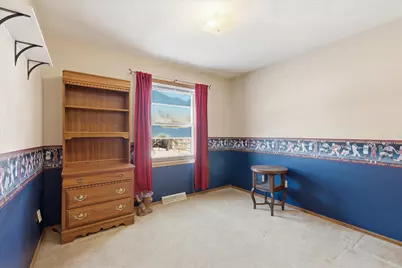 2861  Montclair Pl, Oshkosh, WI 54904 - Photo 15