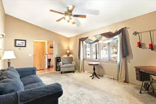 2861 Montclair Pl, Oshkosh, WI 54904 - Photo 5