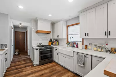 8608  Camelot Trce, Sturtevant, WI 53177 - Photo 7