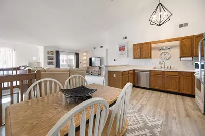 3640 E Barbara Ct #202, Oak Creek, WI 53154 - Photo 5