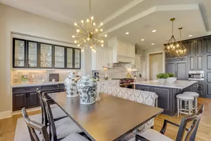 W289S5532 White Pine Ct, Genesee, WI 53189 - Photo 9