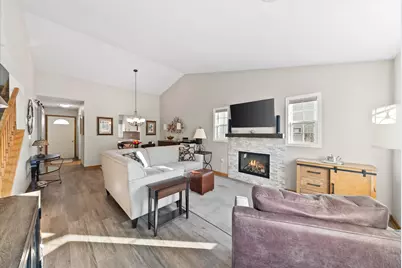 W68N915  Washington Ave, Cedarburg, WI 53012 - Photo 7