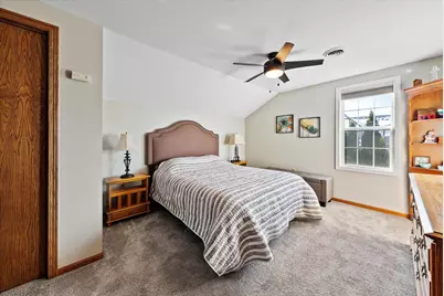 W68N915  Washington Ave, Cedarburg, WI 53012 - Photo 17