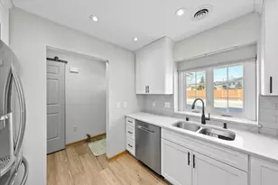 W68N915 Washington Ave, Cedarburg, WI 53012 - Photo 11