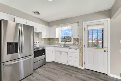 3124  Windsor Dr, Racine, WI 53404 - Photo 15