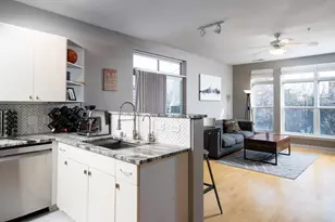 1550 N Warren Ave, Milwaukee, WI 53202 - Photo 5