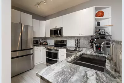 1550 N Warren Ave #308, Milwaukee, WI 53202 - Photo 7