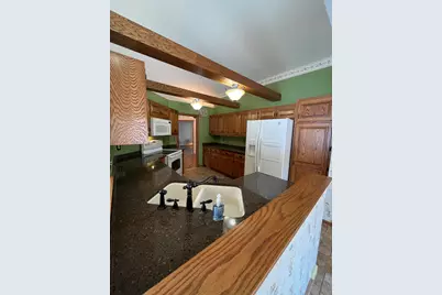 9215 W County Line Rd, Milwaukee, WI 53224 - Photo 23