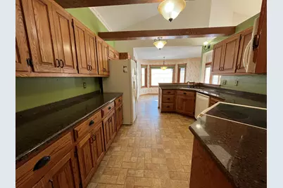 9215 W County Line Rd, Milwaukee, WI 53224 - Photo 9