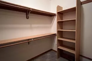 9215 W County Line Rd, Milwaukee, WI 53224 - Photo 17