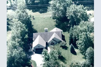 9215 W County Line Rd, Milwaukee, WI 53224 - Photo 3