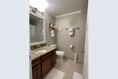 W196N16501  Hawthorn Dr, Jackson, WI 53037 - Photo 9