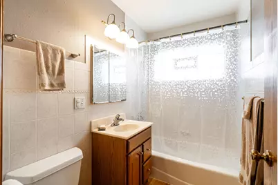 4049 S Hately Ave, Saint Francis, WI 53235 - Photo 11