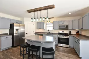 W1401 Valley View Ct, Ixonia, WI 53036 - Photo 7