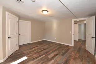 W1401 Valley View Ct, Ixonia, WI 53036 - Photo 33