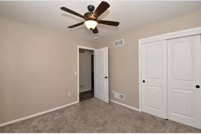 W1401  Valley View Ct, Ixonia, WI 53036 - Photo 23