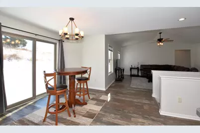 W1401  Valley View Ct, Ixonia, WI 53036 - Photo 11