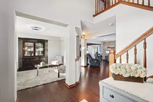 N57W24444 Falcon Ct, Sussex, WI 53089 - Photo 3