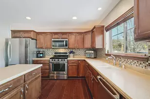 N57W24444 Falcon Ct, Sussex, WI 53089 - Photo 5