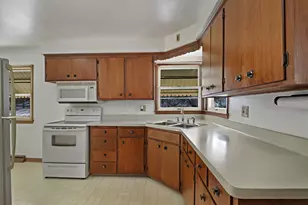 2400 Rupert Blvd, Racine, WI 53405 - Photo 5