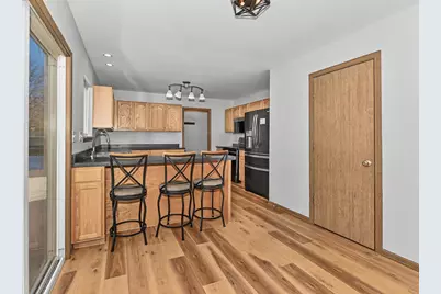 324 W Hidden Trl, Elkhorn, WI 53121 - Photo 9