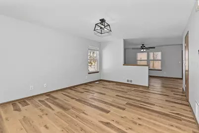 324 W Hidden Trl, Elkhorn, WI 53121 - Photo 5