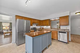 N73W5381 Georgetown Dr, Cedarburg, WI 53012 - Photo 7